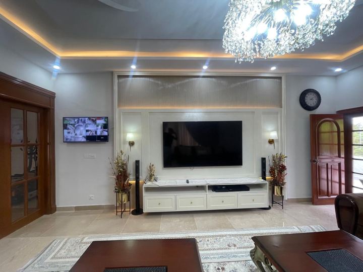 Media Wall & TV Lounge photo 2
