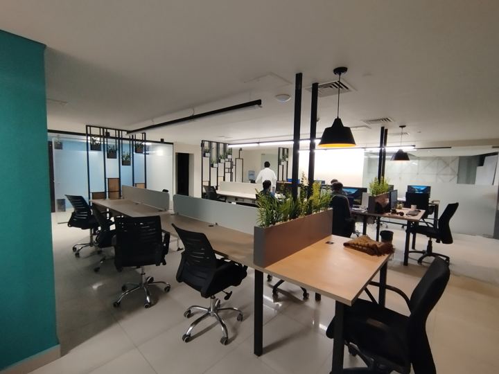 Open Plan IT Office photo 5